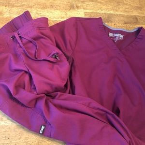 Grey’s Anatomy wine scrubs set